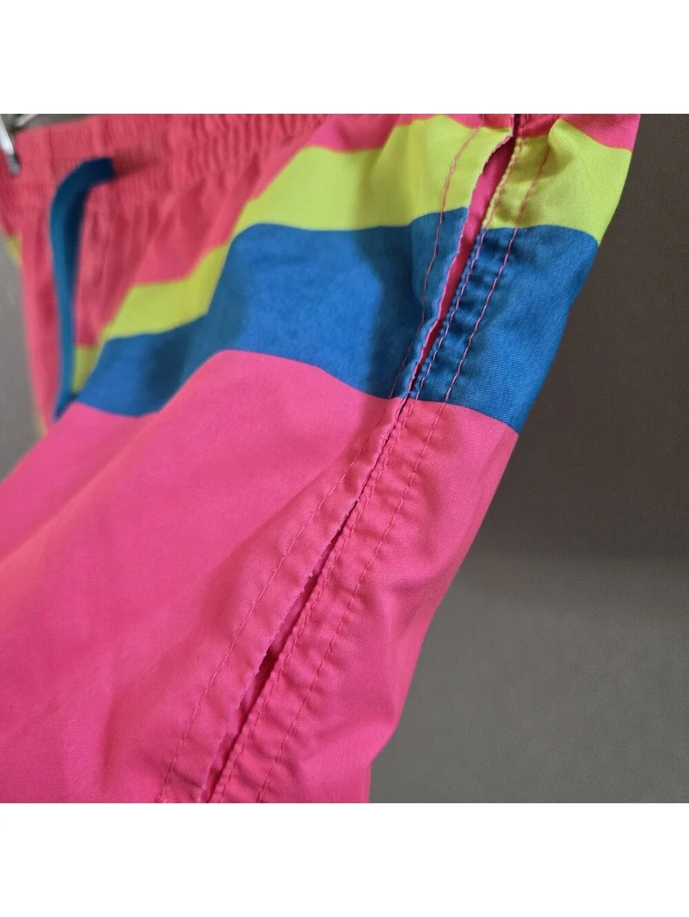 Chubbies Hotdogger Retro 80s Men's Swim Trunks Swim Shorts Neon Pink Medium
